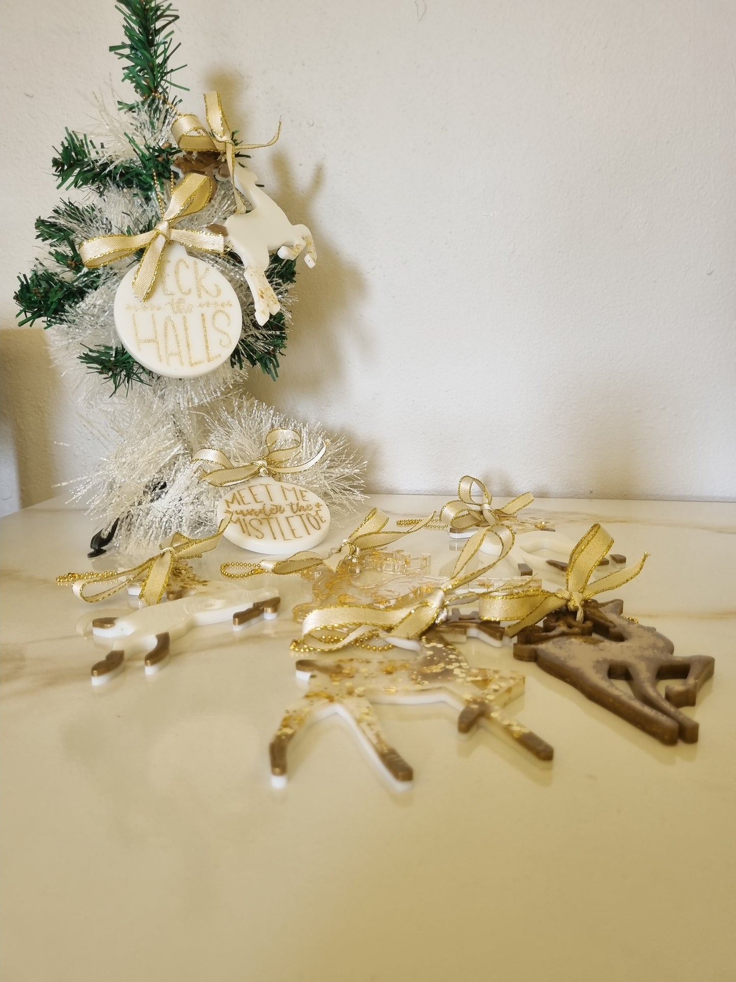 .Gold Christmas Ornaments